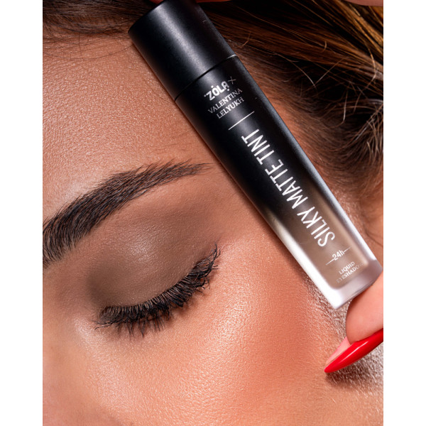Тіні для повік Silky Matte Tint ZOLA x Valentina - 04 Sandstone Тіні для повік Silky Matte Tint ZOLA x Valentina - 04 Sandstone