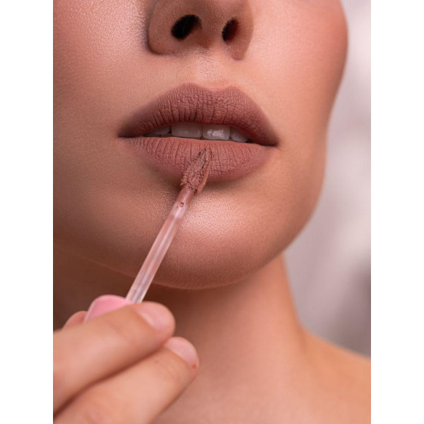Оксамитова матова помада ZOLA VELOUR LIP SOUFFLE 04 NUDE HAZE Оксамитова матова помада ZOLA VELOUR LIP SOUFFLE 04 NUDE HAZE