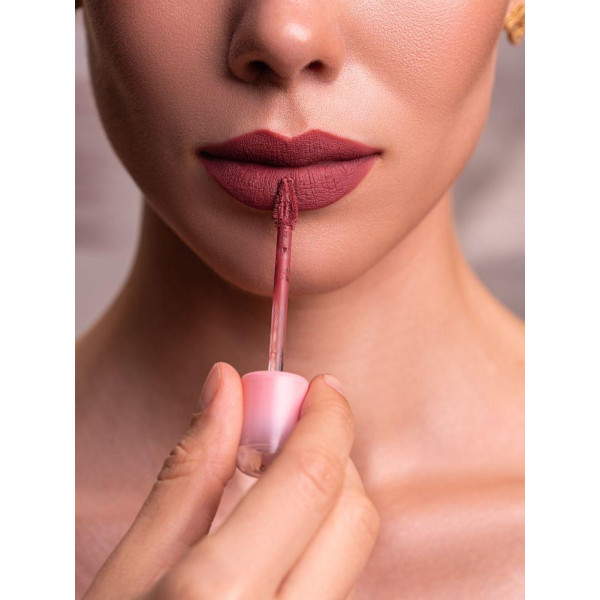Оксамитова матова помада ZOLA VELOUR LIP SOUFFLE 05 COZY PINK Оксамитова матова помада ZOLA VELOUR LIP SOUFFLE 05 COZY PINK